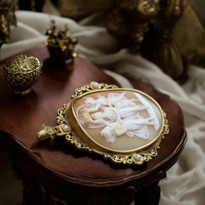 ���B�N�g���A���� �O���_�̃A���e�B�[�N�V�F���J���I 18���S�[���h�g �y���_���g�g�b�v