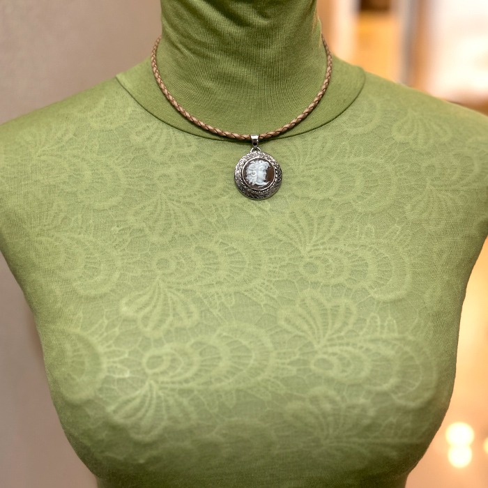 ���h�D�[�T�̃J���I�l�b�N���X