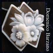 カメオ彫刻家バルザーノ氏のお花のカメオネックレス