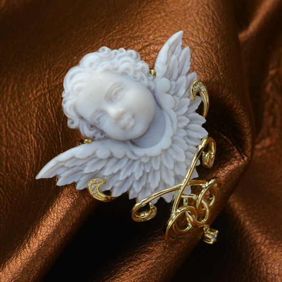 天使のシェルカメオブローチ＆ネックレスの写真