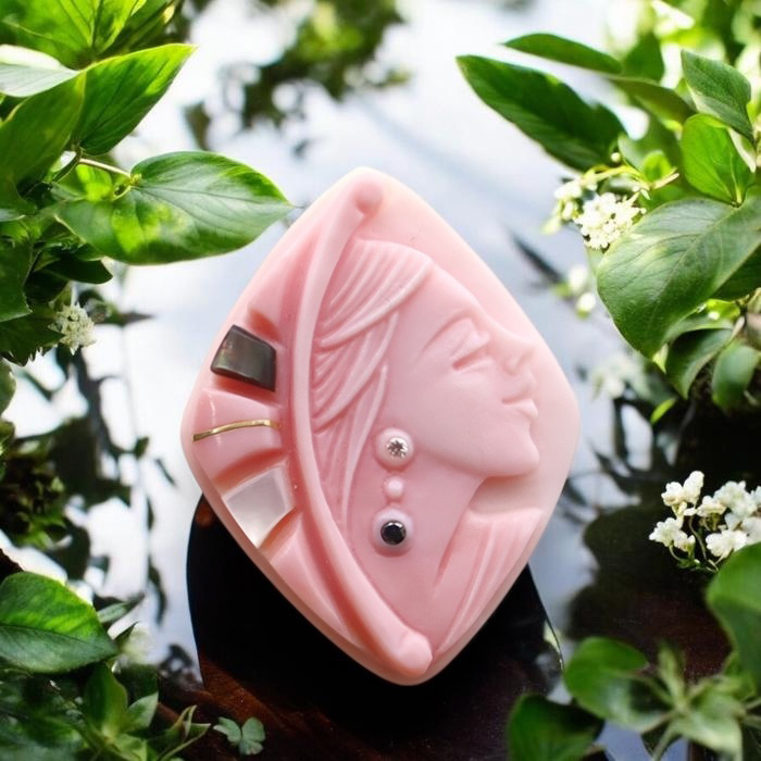 �C�^���A�����ƃ��U���I�E�����l�b���� �s���N�J���I���[�X �A�[�g�J���I������i