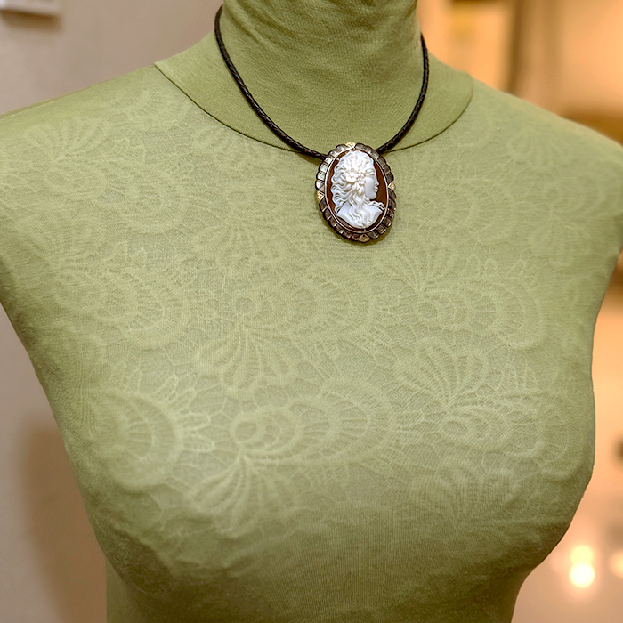 �p�����[�e�B���̗��̏������A�[�g�J���I �u���[�`���l�b�N���X �����L �_�C�������h