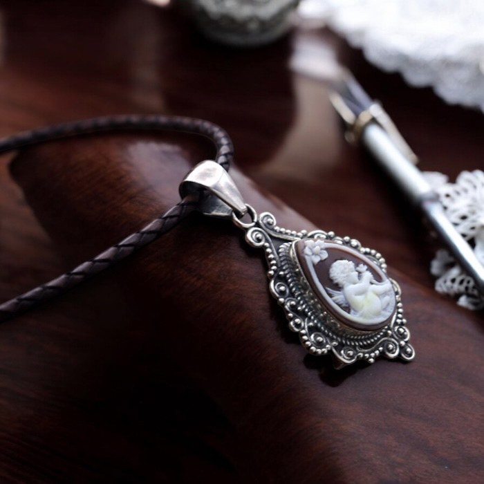 �V�g�̃J���I�y���_���g �G���W�F�����`�[�t �V���o�[�g �A���e�B�[�N�� �C�^���A �J���I