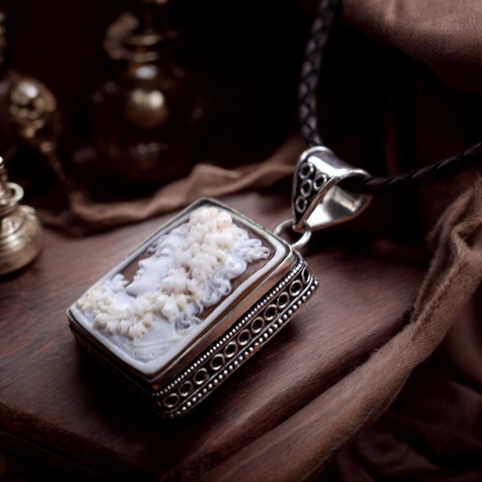 ���_�o�b�J���e�̗��̒����V�F���J���I�y���_���g �A���e�B�[�N�f�U�C���V���o�[�g