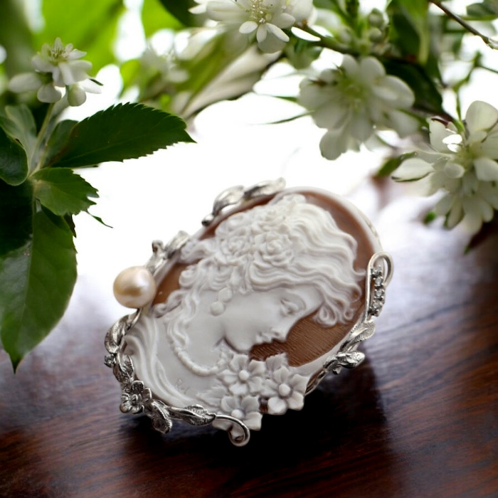 ��������V�F���J���I �y���j�[�`�F�� �V���o�[�g �W���R�j�A �W���^��t��