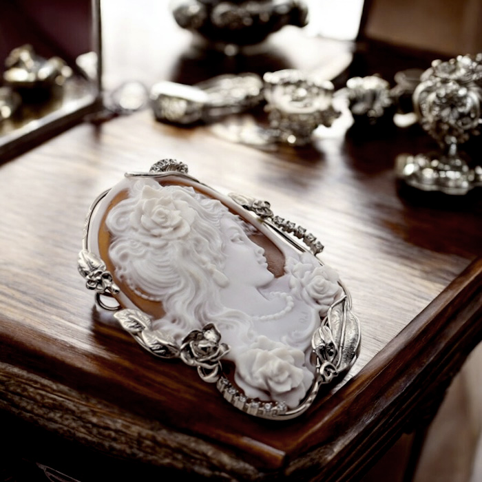 ���_�t���[�� �V�F���J���I �y���j�[�`�F�� �V���o�[�����g �W���R�j�A�t��