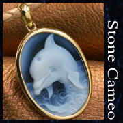 メノウカメオのペンダント＆ネックレス写真。イルカの図柄。