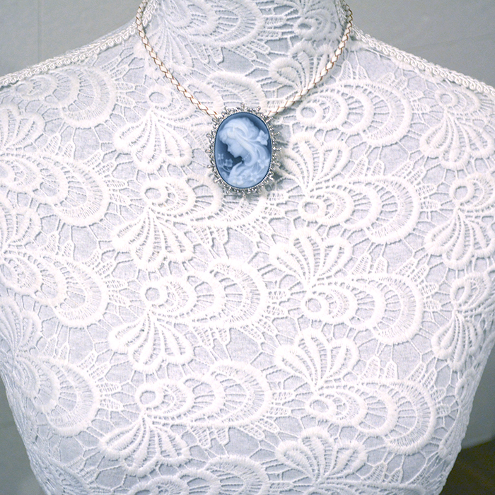 メノウカメオのブローチ＆ネックレス製品の写真