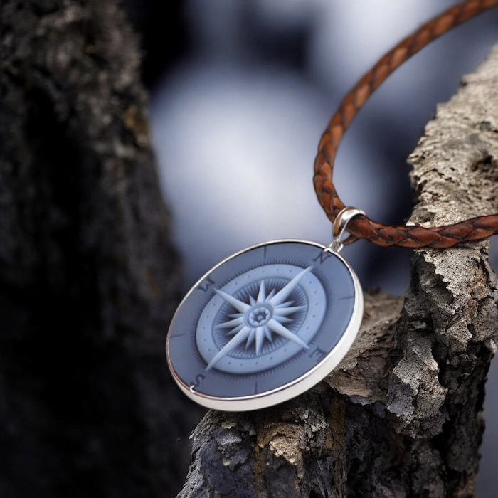 ドイツ製メノウカメオ　羅針盤モチーフのペンダント