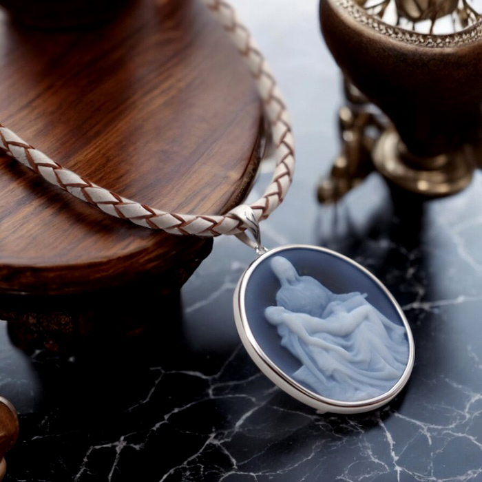 メノウカメオ ピエタ像 シルバーペンダント レザーネックレス付