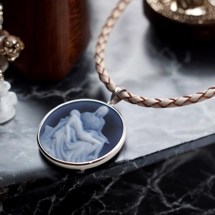 メノウカメオ ピエタ像 シルバーペンダント レザーネックレス付