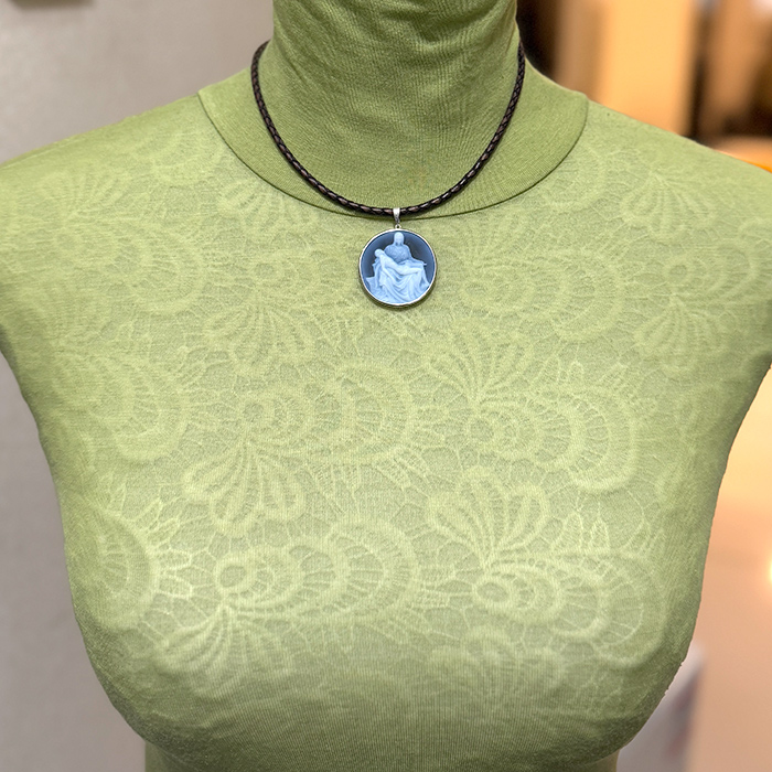 メノウカメオ ピエタ像 シルバーペンダント レザーネックレス付